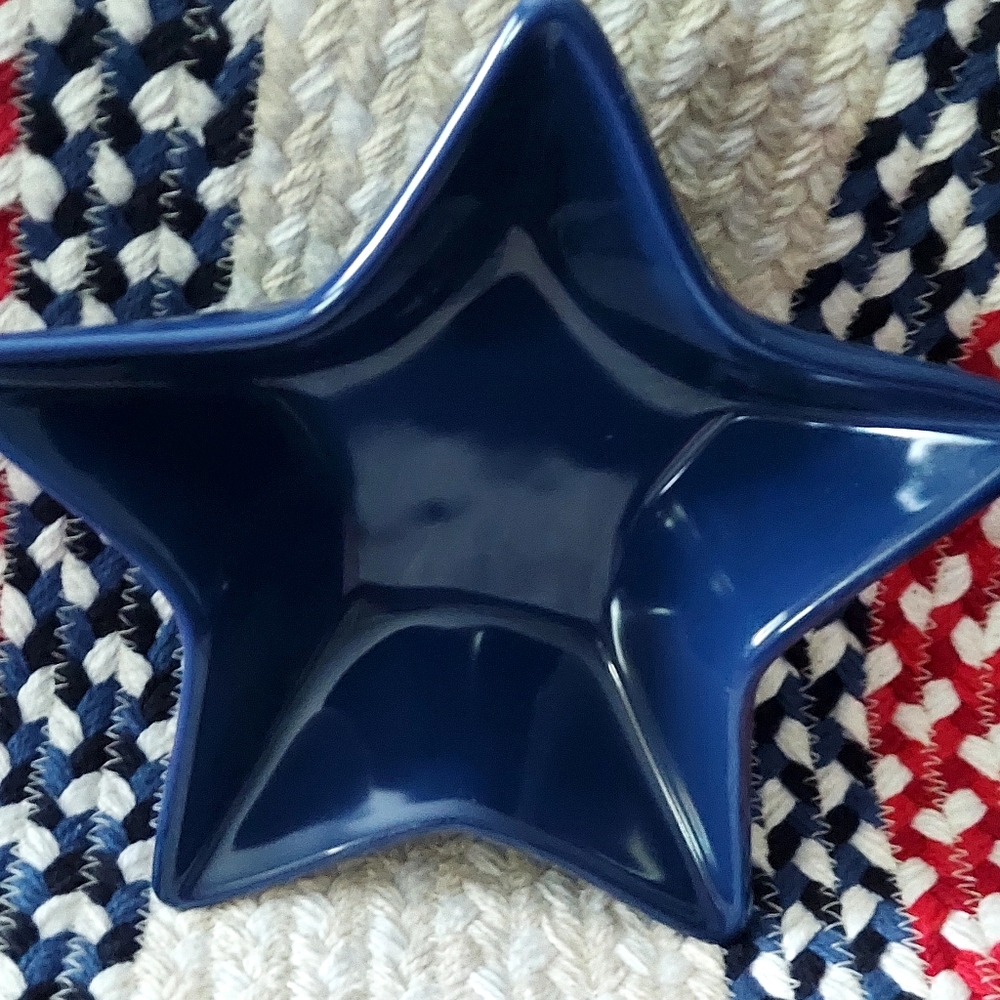 4th of July Set of 2 Hausenware Star Shaped Dishes - Picture 3 of 10